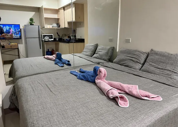 Heart Of Cozy With Pool, Gym, Wifi And Netflix Near City,ayala And It Park