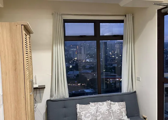 Heart Of Cozy With Pool, Gym, Wifi And Netflix Near City,ayala And It Park