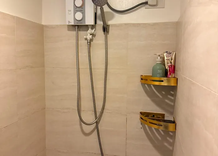 Heart Of Cozy With Pool, Gym, Wifi And Netflix Near City,ayala And It Park