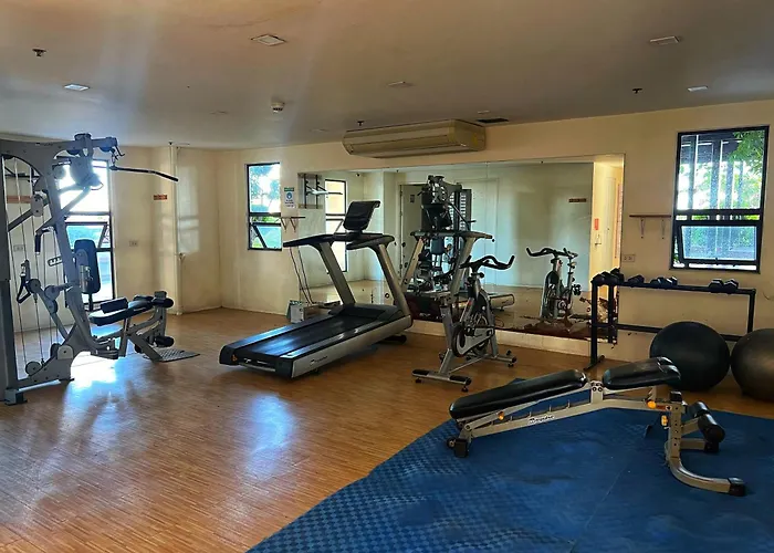 Appartement Heart Of Cozy With Pool, Gym, Wifi And Netflix Near City,ayala And It Park *